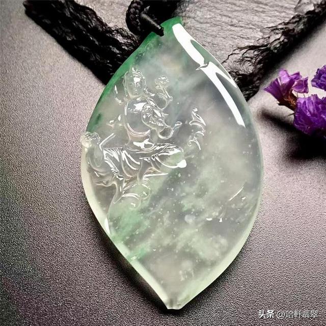 玉和翡翠有什么区别，玉和翡翠有什么区别带在身上（没搞明白翡翠和玉的区别）