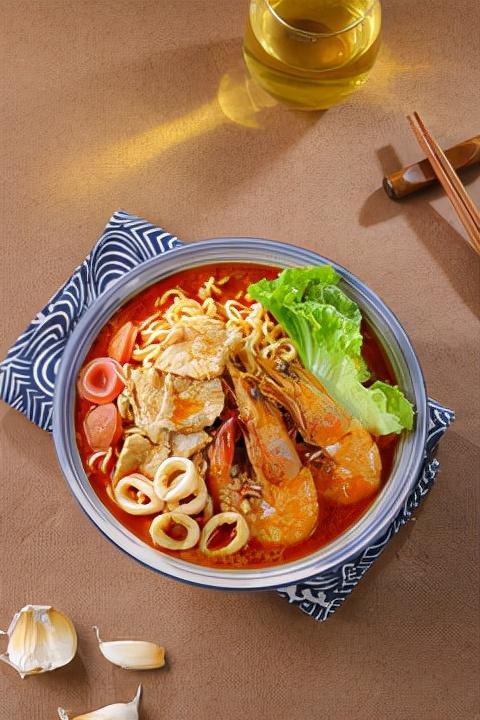 厦门有什么特产好吃的及纪念品，厦门有名的特产店（去厦门不可错过的美食）