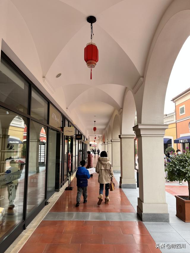 成都佛罗伦萨城在哪，市民拍摄“洋建筑”网红打卡地
