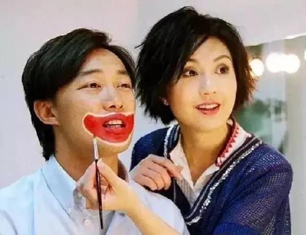 徐濠萦的店，徐濠萦的店全部倒闭还欠钱（她为什么嫁给了丁子高）