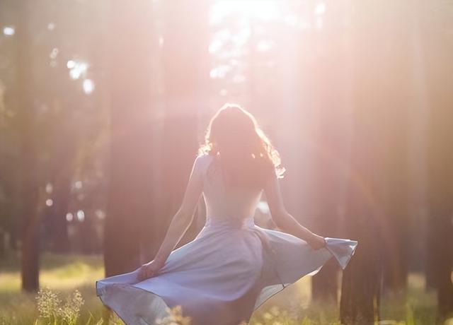 关于8月你好的励志说说，8月开始的励志说说（适合发朋友圈的励志文案）