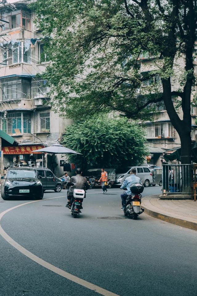 成都近郊一日游，可以吃好耍好的地方（成都7条小众烟火街巷）