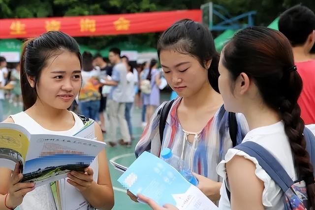 2022年世界大学排名完整名单，2022全球国际化大学榜单发布（2022世界一流大学排名再次更新）