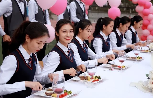 好就业的专业排名女生，女生好就业的专业排名（未来十年女生好就业的专业）