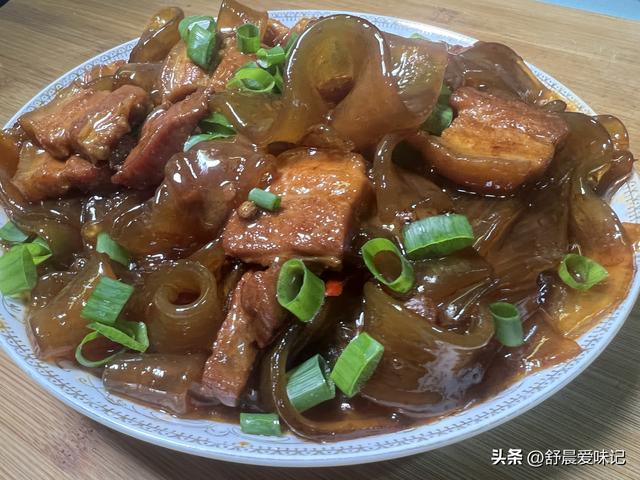 宽粉怎么做好吃，炒宽粉怎么做好吃（回家就能吃到的宽粉烧肉）