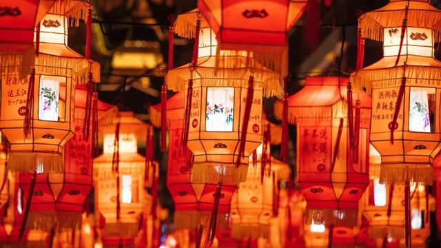 元宵节有哪些习俗，元宵节有哪些风俗（元宵节：九种习俗，九种祝愿）