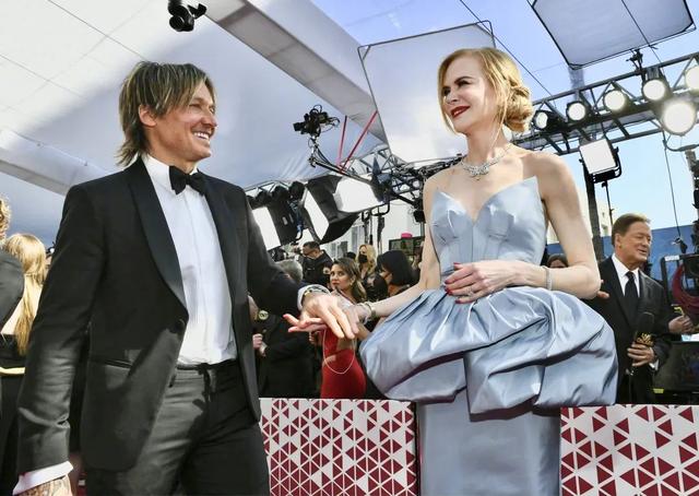 if姐是什么梗，if姐是什么梗[翻白眼]（她的逆袭，从“塌房”开始）