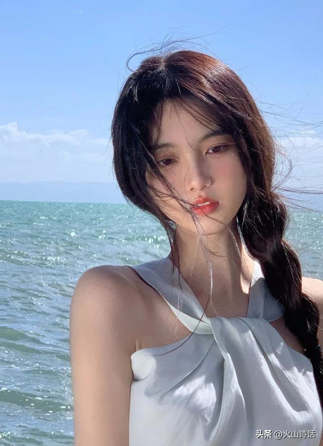 学院风裙子这么搭配秒变校园女神，学院风格裙子（还记得你的初恋吗）