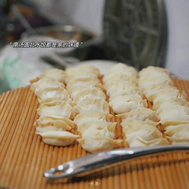 QQ/朋友圈背景图，qq朋友圈背景图怎么一直保存（温暖治愈冬日朋友圈背景图）