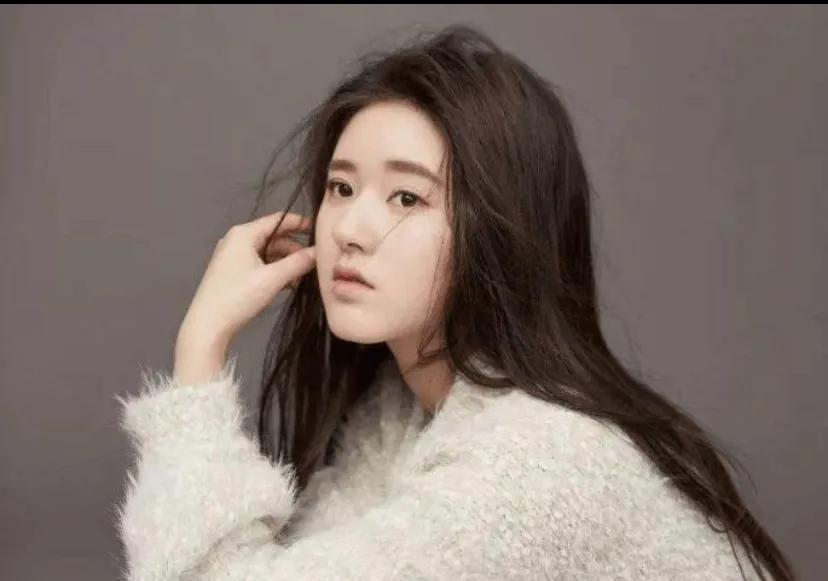 qq空间个人资料，怎样申请开通qq空间（原来当年QQ空间的照片就是她）