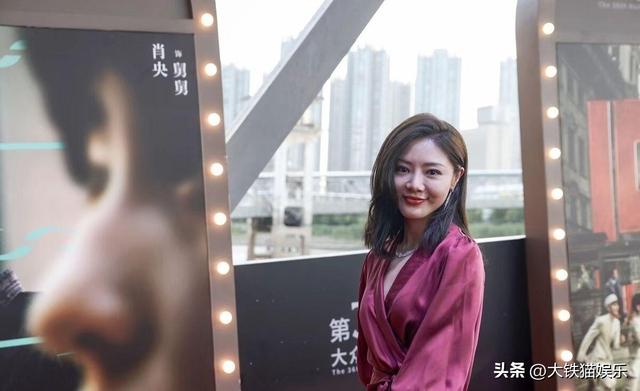 胡一菲娄艺潇是一个人吗，《爱情公寓》14年