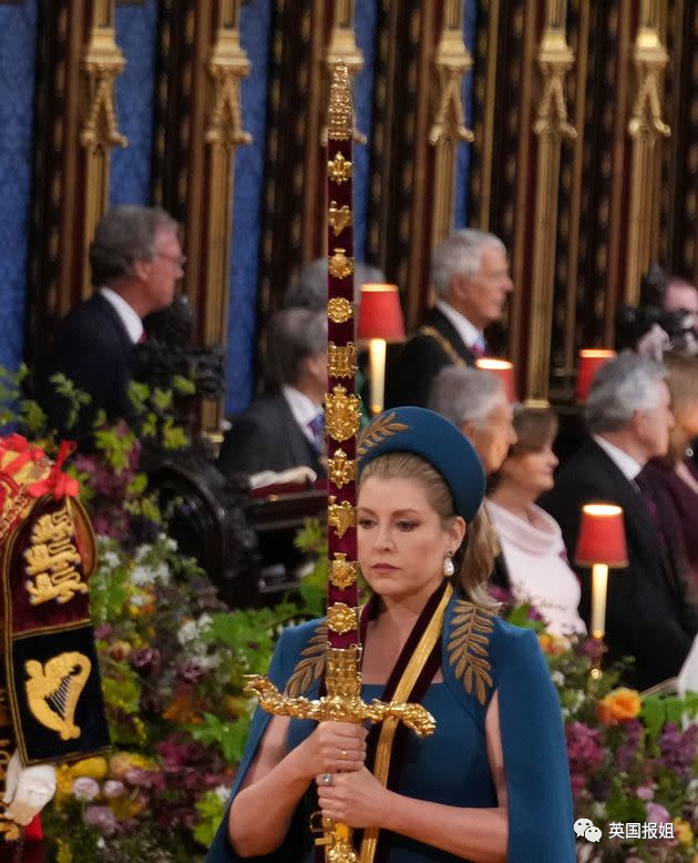 英国现任国王是谁，英国新任国王查尔斯简介（“70年太子”终于加冕成英国国王）