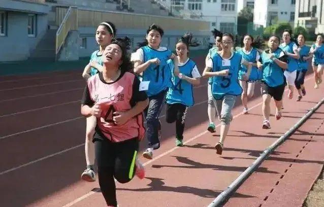 800米怎么跑比较合理（体育老师总结800米跑步训练方法）
