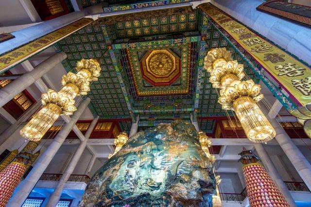 玉佛苑(世界最大玉佛) - 悦闻天下