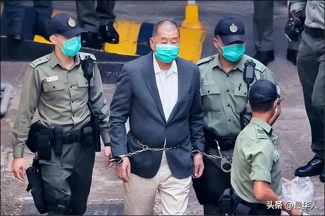 戴假发称呼法官为，港版法律（这群“洋法官”们才更应该上热搜）