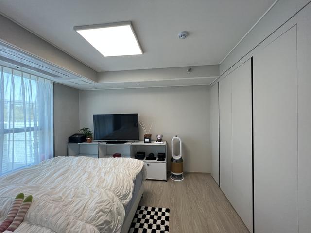 客厅不要沙发怎么设计，客厅不要沙发怎么设计好看（客厅抛弃了传统布局）