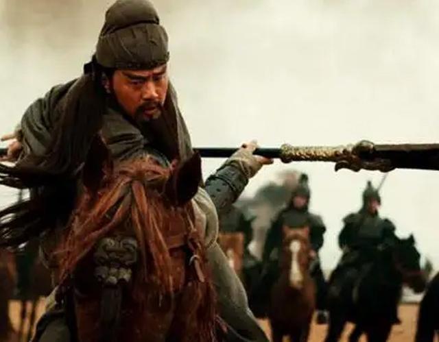 败走华容道的主人公是谁，败走华容道是史实吗（诸葛亮为何要放他走）