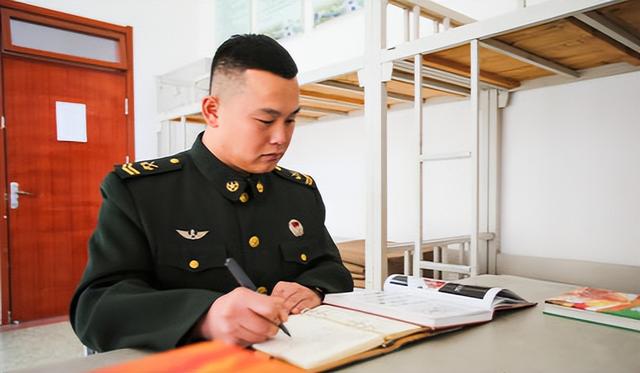 士官学校的报考条件2021分数，2021年士官学校的报考条件是什么（义务兵考士官学校难吗）