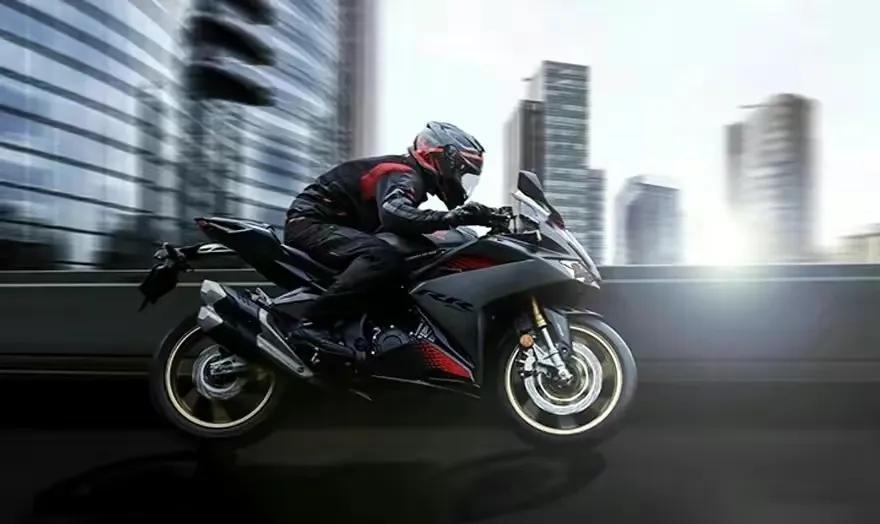 看不上cbr400r,就来了解一下新上市的本田新款cbr250rr