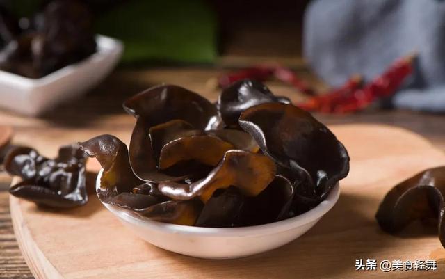 10条白醋的生活小妙用，吃白醋的好处（盐、白醋、小苏打在生活中的30种妙用）