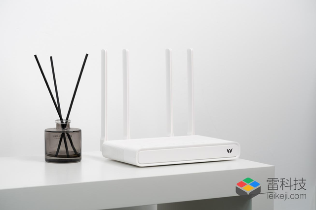 手机app控制路由器，手机怎么控制和管理无线路由器（全球首款200元内的3000M路由器来了）