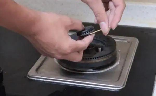 天然气泄露什么情况会爆炸，家里天然气漏气找谁维修（燃气泄漏的原因都在这了）