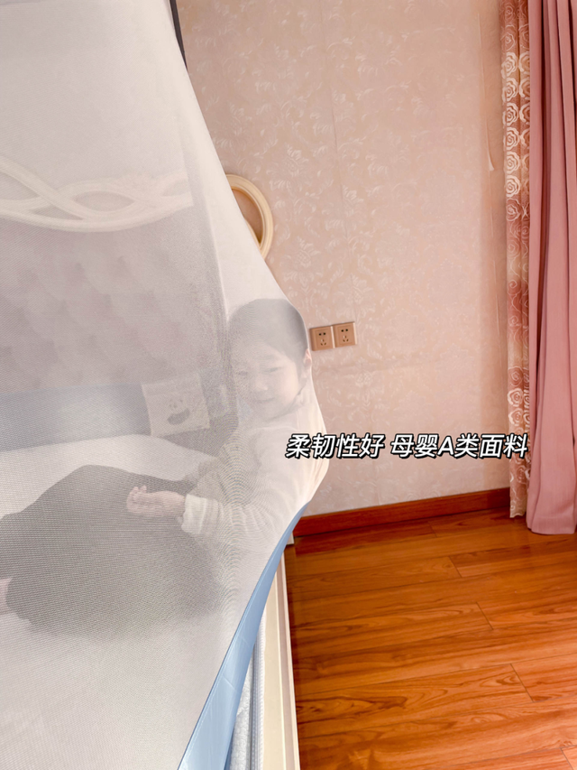 宝宝能感觉到妈妈睡旁边吗，新生儿要挨着妈妈睡吗（那就居家带娃睡大觉）