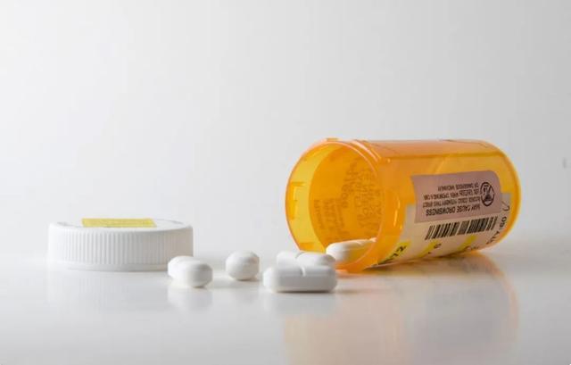 医疗期工资发放标准，医疗期工资怎么算法律如何规定（一文汇总2022年各地区病假工资计算方法）