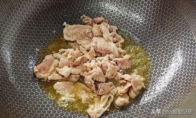 干茶树菇怎么吃，干茶树菇可以怎么吃（教你在家做干锅茶树菇）