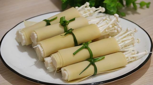蘑菇有哪些，可以食用的蘑菇有哪些（秋季要多吃蘑菇）