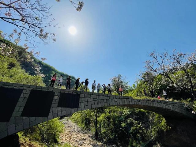 郑州有什么好玩的地方，郑州附近有什么好玩的地方郑州旅游攻略（这个五一想要不出郑州辖区的户外出游）