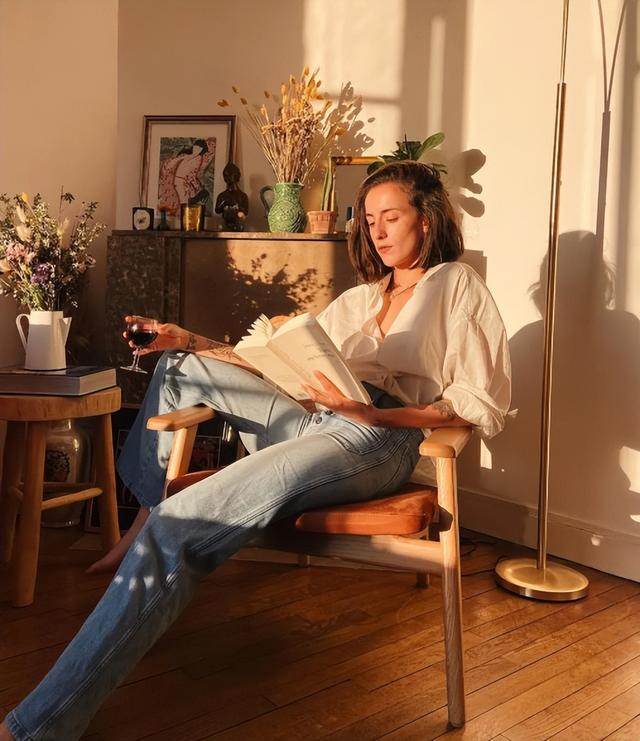 胖女人夏天穿什么衣服最好看，夏天胖人穿什么衣服好看（今夏“赫本衫”很流行）