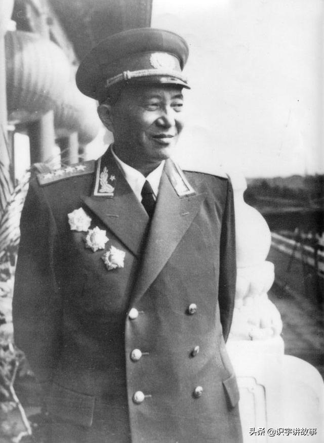 中国最高军事长官，中国军人最高等级（开国十大将的职务谁最高）