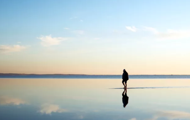 总感觉很孤独怎么办，如何排除孤独感（越接近真正的自由<深度>）