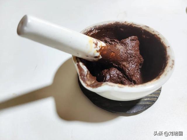 真正的朱砂多少钱一克，真正的朱砂怎么分辨真假（玩印泥的人）