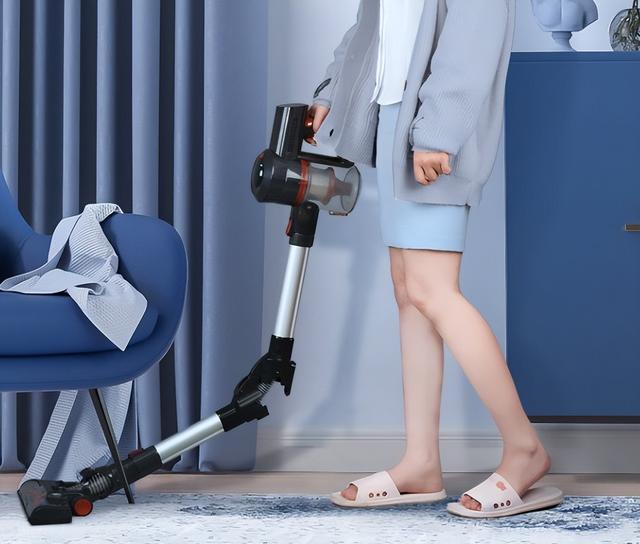 吸尘器品牌排行榜前十名，吸尘器品牌排行榜前十名家用（手持无绳吸尘器排名介绍）