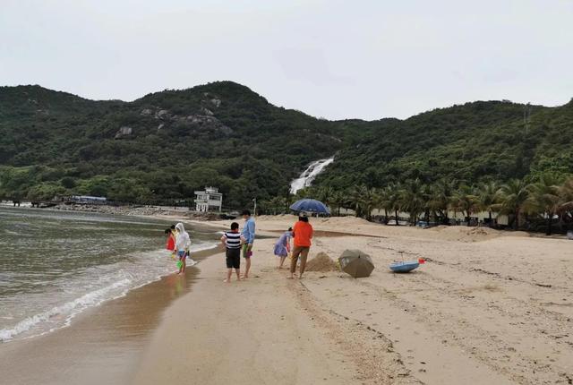 深圳西冲沙滩风景区，夏天是属于海边的季节