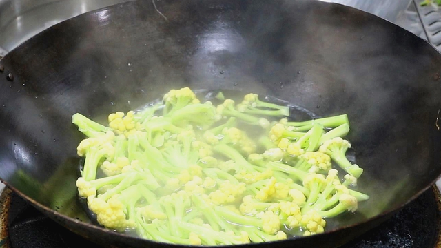 给孩子加个菜，给孩子加个菜微博（建议常吃5种“天然增高菜”）