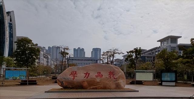广西师范大学附属外国语学校，广西师范大学附属外国语学校2019高考喜报成绩、一本上线人数情况（2022年广西实力最强的5所中学）
