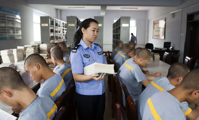 女生考警察公务员要求，黑龙江司法警官职业学院好不好（狱警报考条件有哪些）