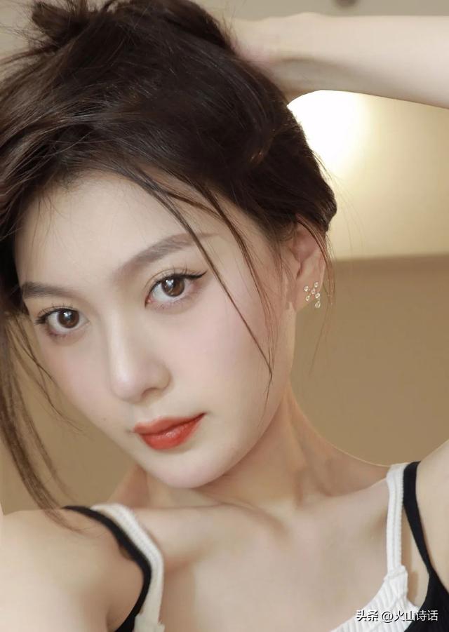 学院风裙子这么搭配秒变校园女神，学院风格裙子（还记得你的初恋吗）