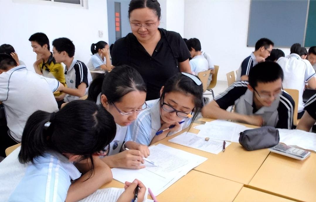 中小学教师（中小学教师迎来新消息）