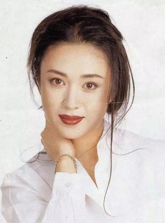 最美妲己傅艺伟为何自甘堕落，从“最美妲己”到“阶下囚”