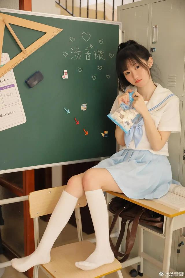 学生小嫩嫩11p，学生怎样让皮肤变白变嫩（美图分享丨邻班学妹，娇嫩欲滴）