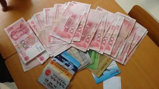 1千万存银行一年利息多少(才能每月拿到1500的利息)