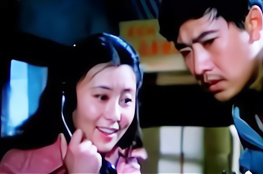 梦见山崩海啸什么意思，梦见山崩海啸,洪水滔天是怎么回事（与刘晓庆结婚离婚）