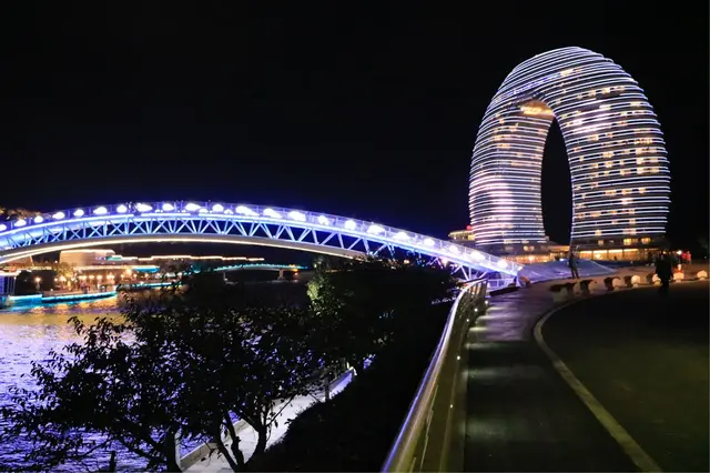 嘉兴南湖学院学费，嘉兴南湖学院招生录取规则和录取条件顺序政策解读2022参考（浙江新办的这三所本科强势上位）