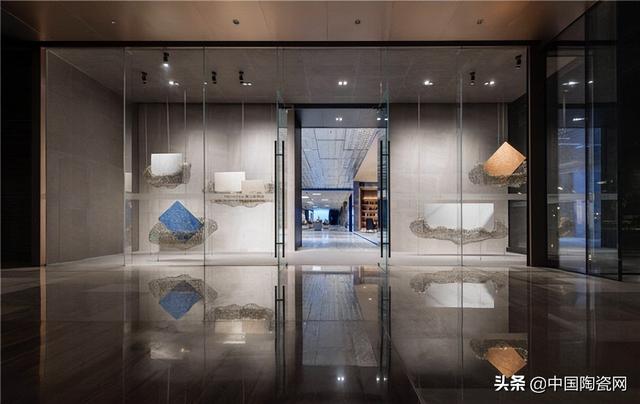 强牌瓷砖怎么样，强牌瓷砖百度百科（威尔斯陶瓷荣获2022年度“建筑卫生陶瓷十大品牌榜”三大奖项）