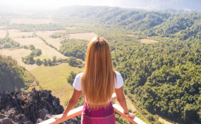 梦见花园散步的周公解梦，梦见去花园看到好多花（潜意识占据了所有心理活动的80%以上）