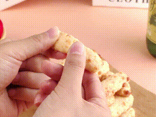 芝士可以生吃吗，奶酪片怎么吃生吃吗（自制宅家小零食）